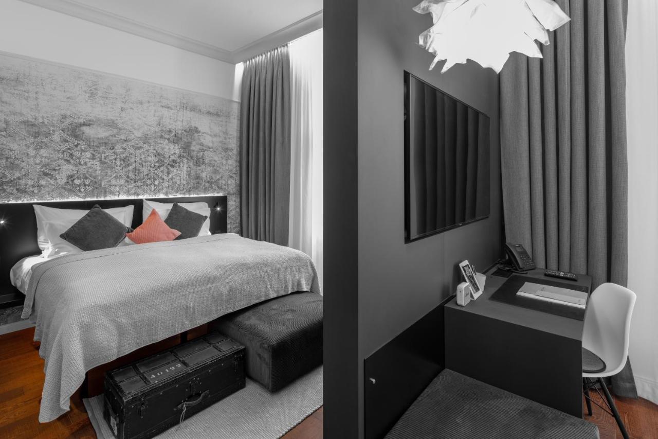 อีเอ โฮเทล มาเนส Hotel ปราก ภายนอก รูปภาพ